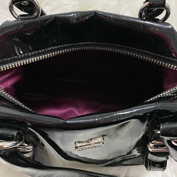 Coach black patent leather handbag - Picture 7 of 7